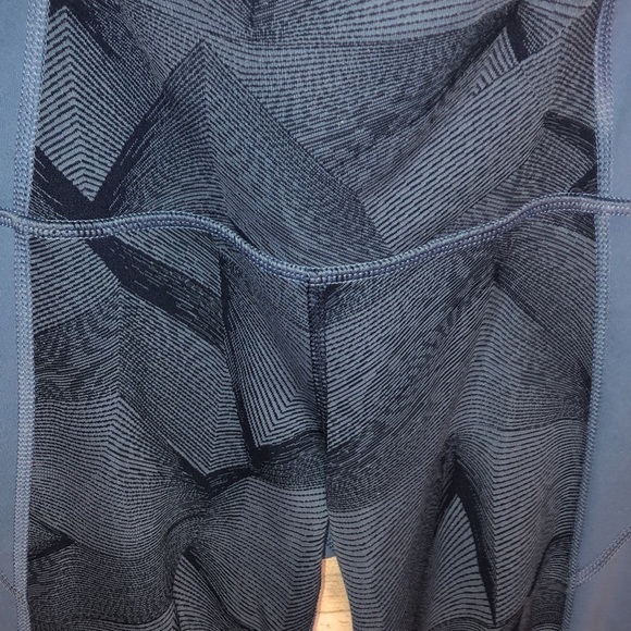 Under Armour blue and black ankle leggings athletic leggings gym sports wear​​ - Picture 2 of 4